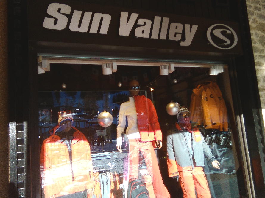 Eclairage magasin Sun Valley avec les produits Light my Boutique